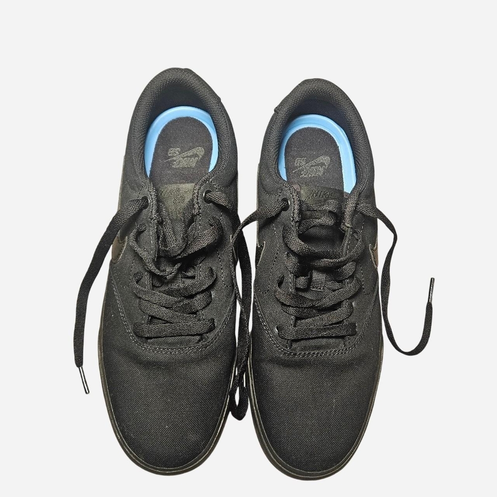 NEW- Nike Men’s Black Charge Canvas SB Sneakers - Picture 2 of 8